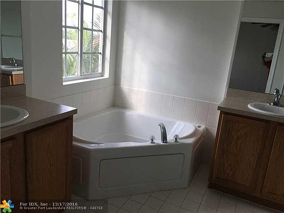 5th image of 1417 W Wickham Cir #1417