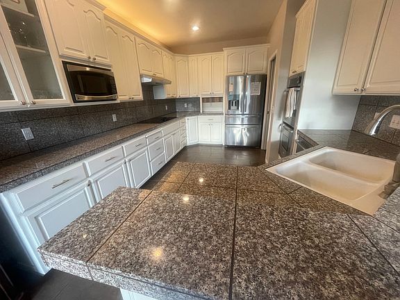3rd image of 17 Burney Dr