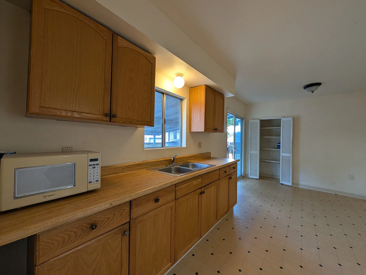 2 bed, $1,499 — Photo 4