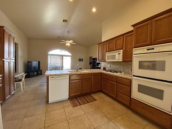 5th image of 64874 Burke Ct