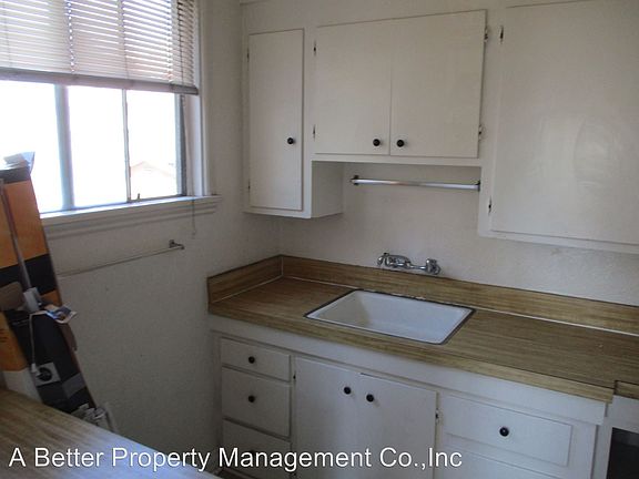 4th image of 915 E Ocean Blvd APT 14