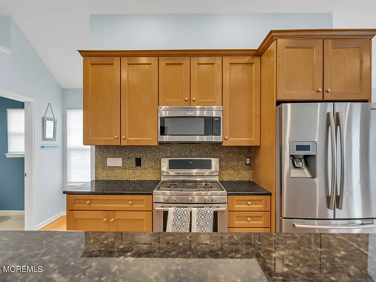 412 Broadway — Photo 17