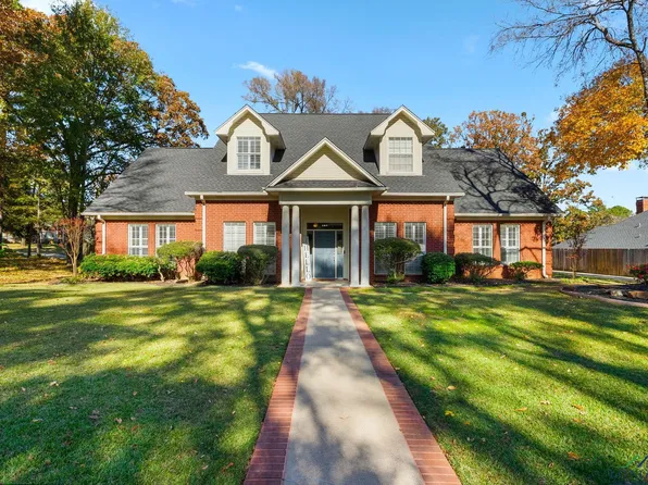 1221 Daffodil Ln, Longview, TX 75604