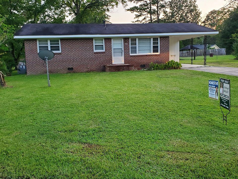 Corner lot. Armuchee School district