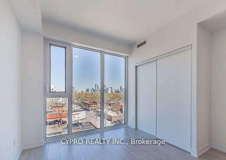 500 Dupont St #616 — Photo 9