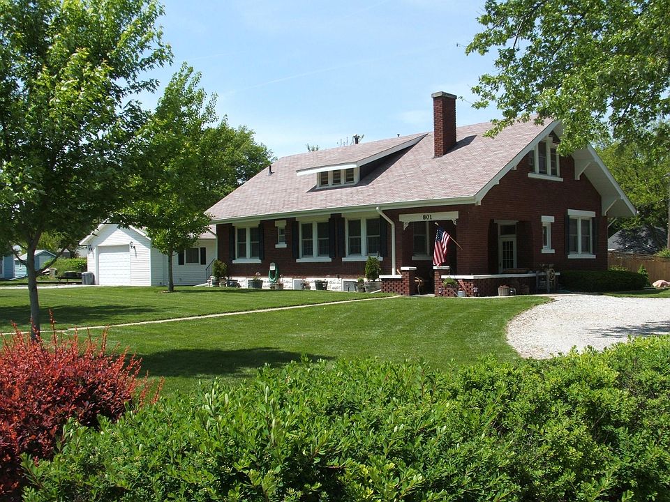 1 1/2 story 1920s vintage