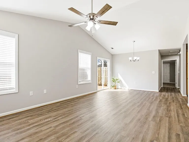 3707 Tuscany Valley Dr — Photo 3