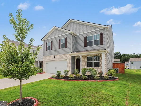 8236 Castleton Dr, Fairburn, GA 30213