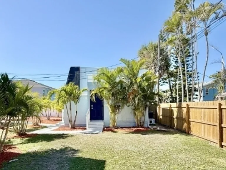 14125 Palm St #4 — Photo 21