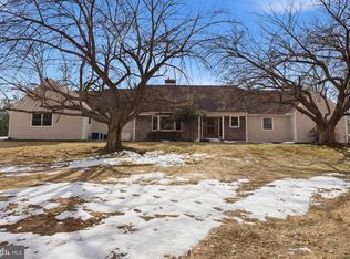 682 Whirlaway Dr, Warminster, PA 18974