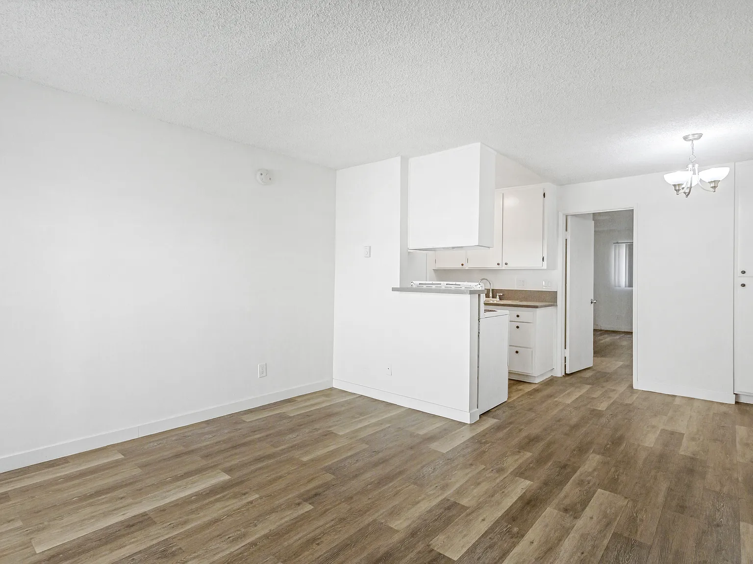 1 bed, 550 sqft, $2,150 — Photo 2