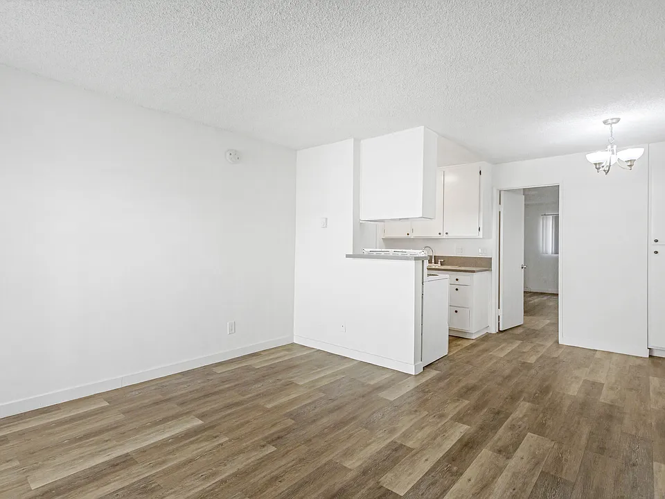 12514 Culver Blvd #11
