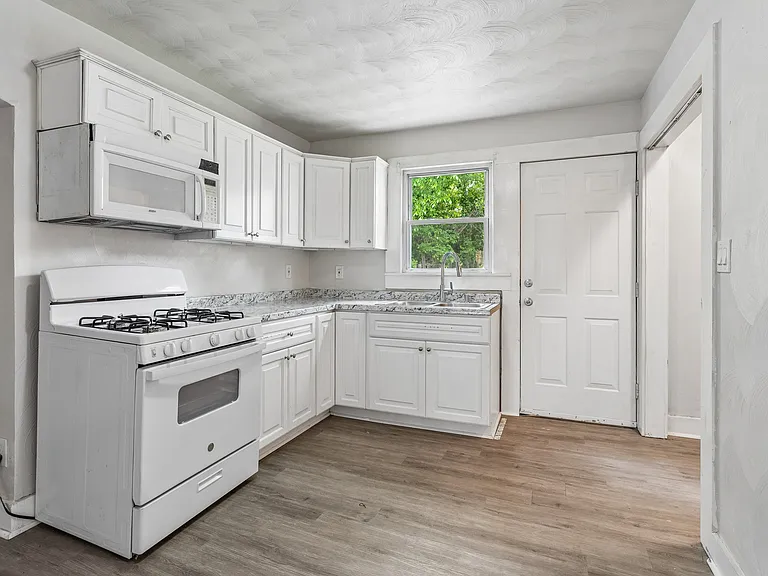 177 D View Ave — Photo 9
