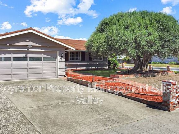 2nd image of 373 Redwood Ave