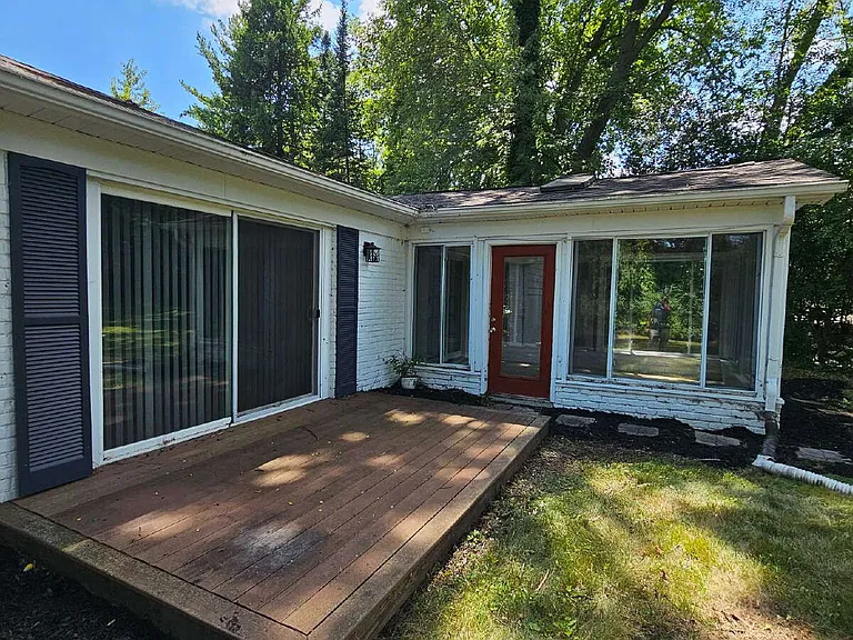 591 E Long Lake Rd — Photo 47
