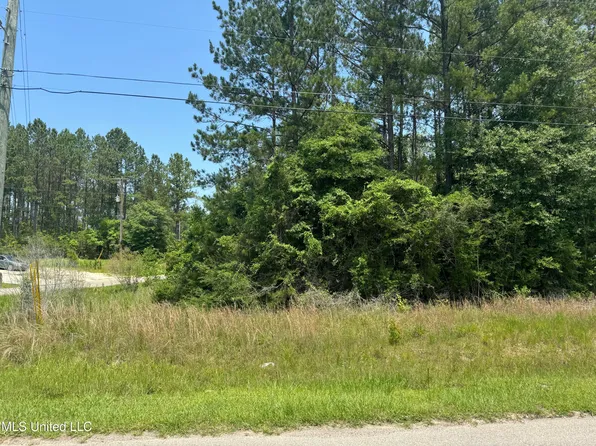 Bentwood Dr, Saucier, MS 39574