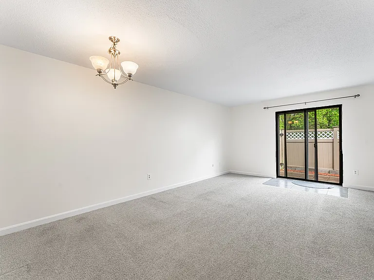 42 Village Brook Ln — Photo 2