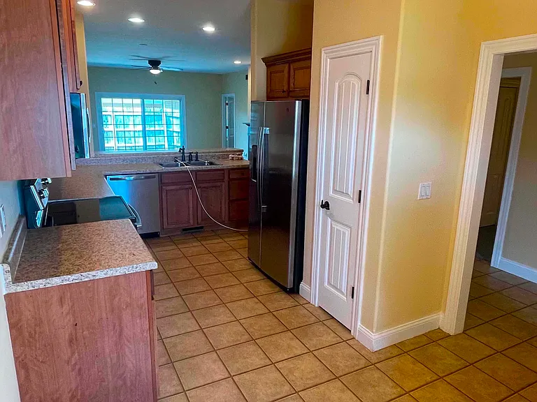 1505 Stonebluff Ct — Photo 5