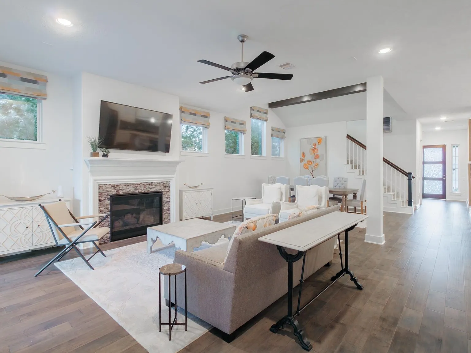 3 bed, 3.0 bath, 2626 sqft, $3,000 — Photo 3