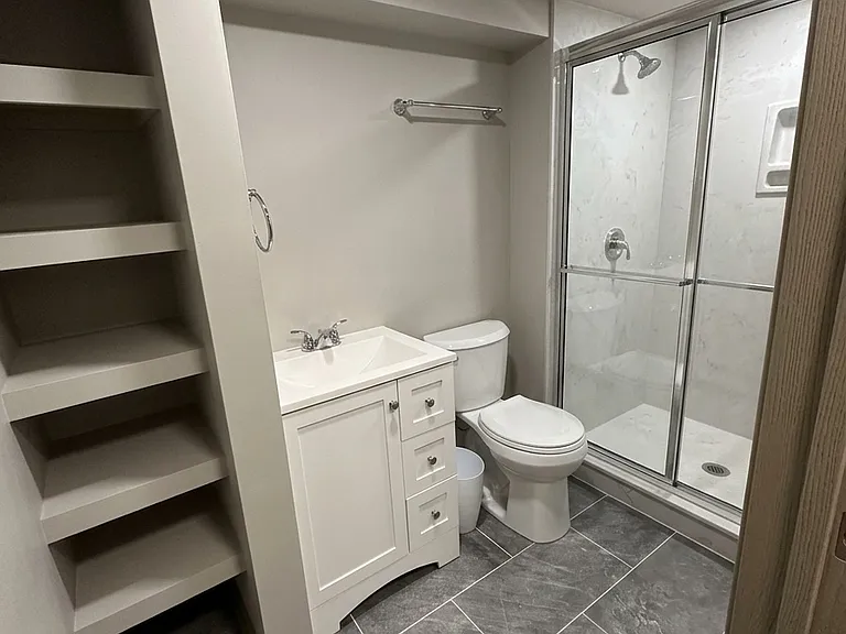 2023 Red Oak Rd #B — Photo 8