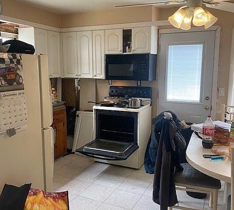 3rd image of 183 Putnam Ave