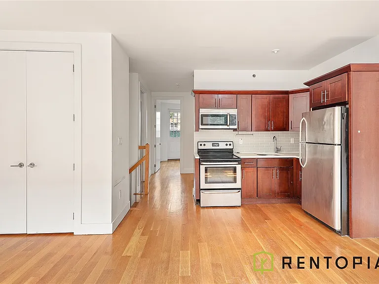 33 Meserole St #1 — Photo 3
