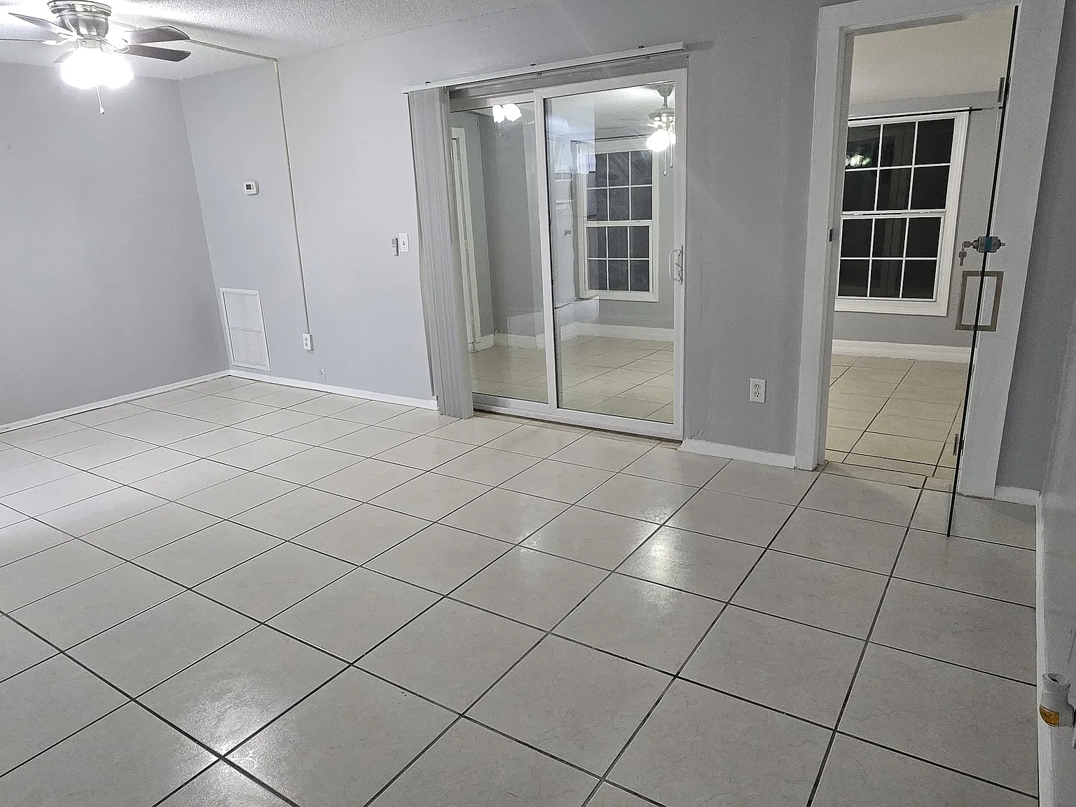 2 bed, 2.5 bath, 1050 sqft, $1,790 — Photo 3
