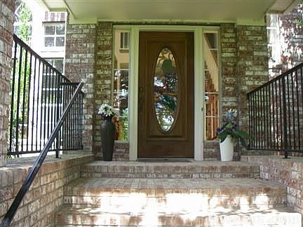 3rd image of 105 Las Lomas Dr