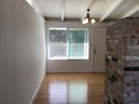 3rd image of 325 Lakechime Dr