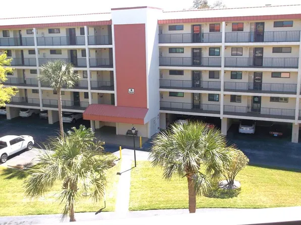 9433 Harbor Greens Way APT 305, Seminole, FL 33776