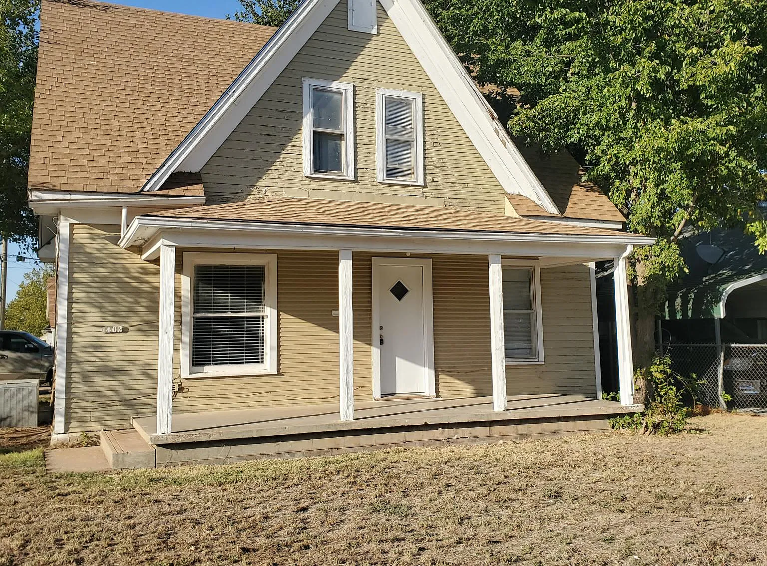 1402 East Maple Avenue - 1 — Photo 1