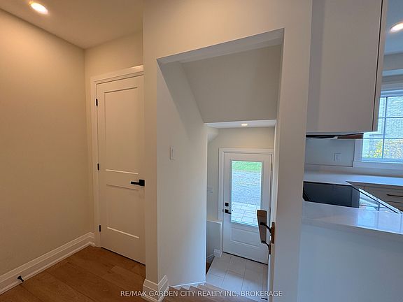 4th image of 1105 Haist St #1