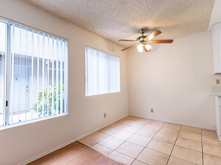 10845 Camarillo St — Photo 31