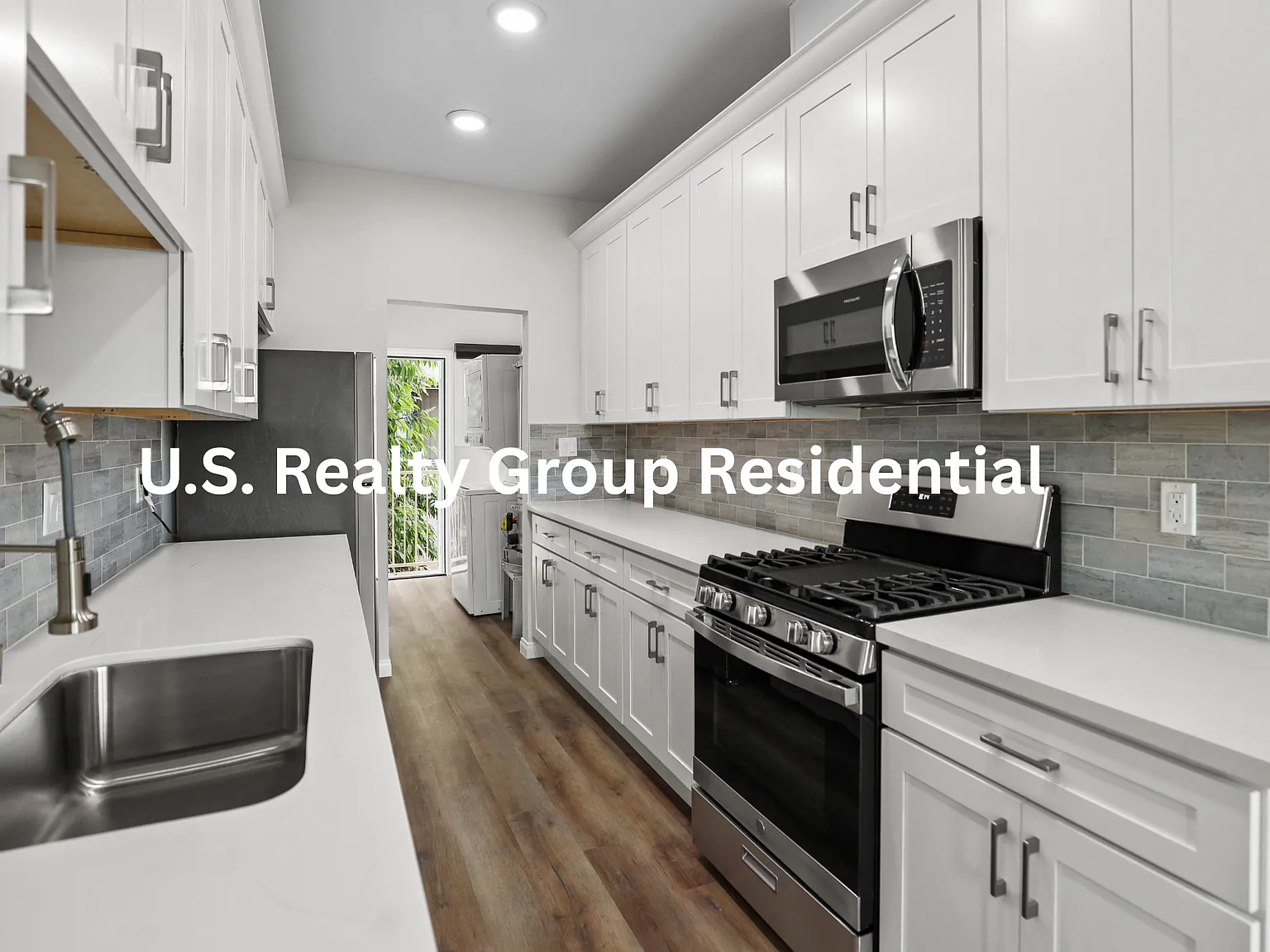 3 bed, 700 sqft, $2,150 — Photo 2