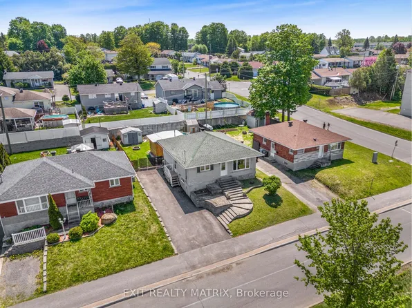 845 Cartier Blvd, Hawkesbury, ON K6A 1W9