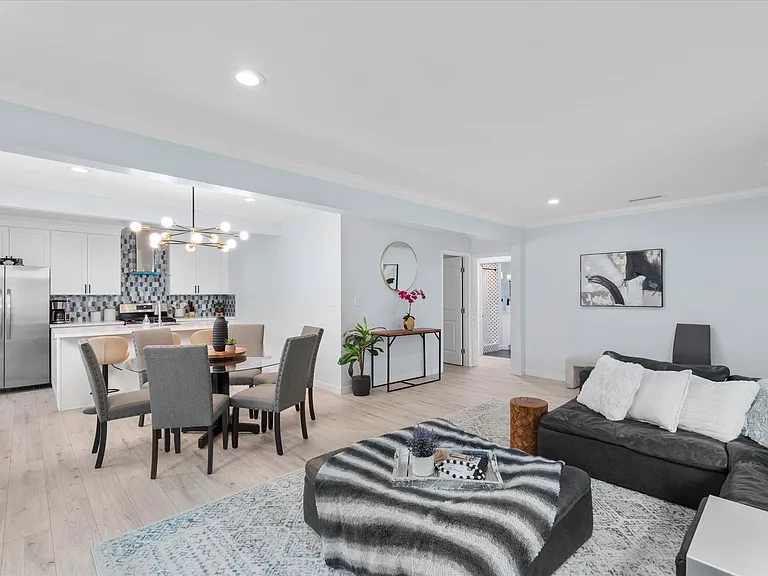 320 Laurel Ave — Photo 12