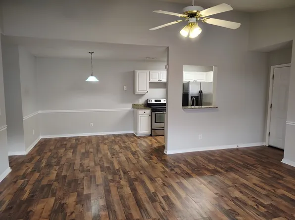 527 Third Loop Rd APT E, Florence, SC 29505
