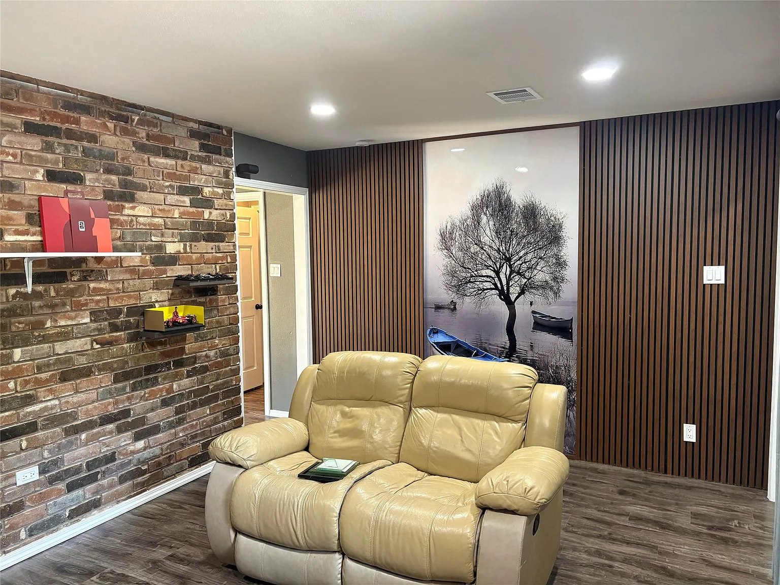 3 bed, 2.0 bath, 1290 sqft, $2,000 — Photo 4