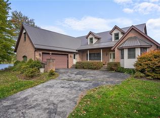 410 Geneva Point, Rock Creek, OH 44084