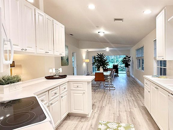 4th image of 2861 Livingston Ln