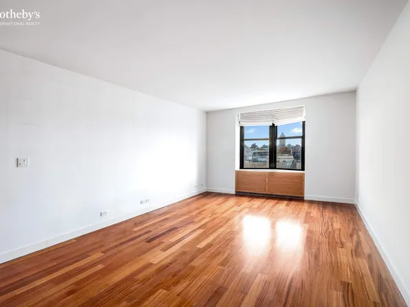 1001 Fifth Avenue image 3 of 8