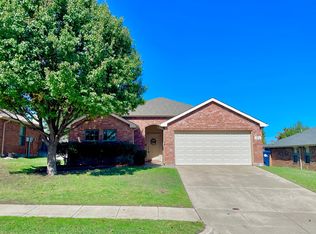 1412 Santos Dr, Denton, TX 76207
