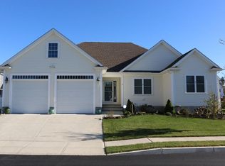 20 Hayfield Ln, Fall River, MA 02720