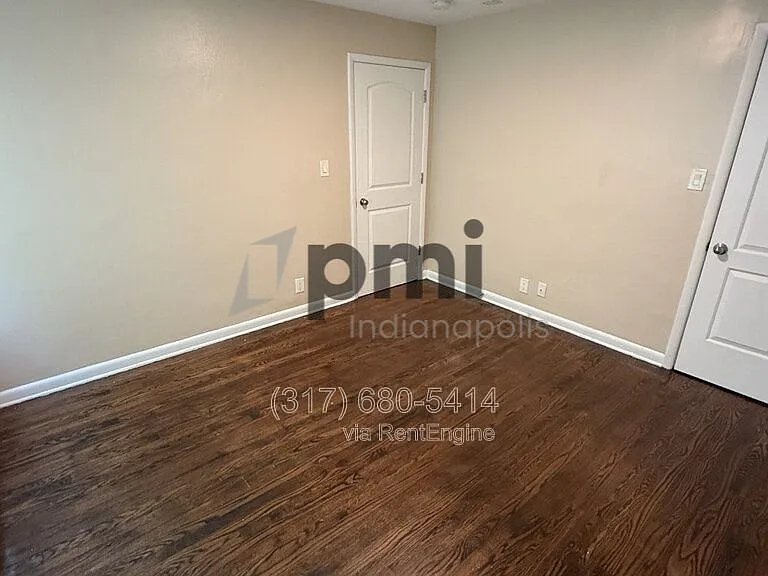 14992 Allisonville Rd — Photo 11