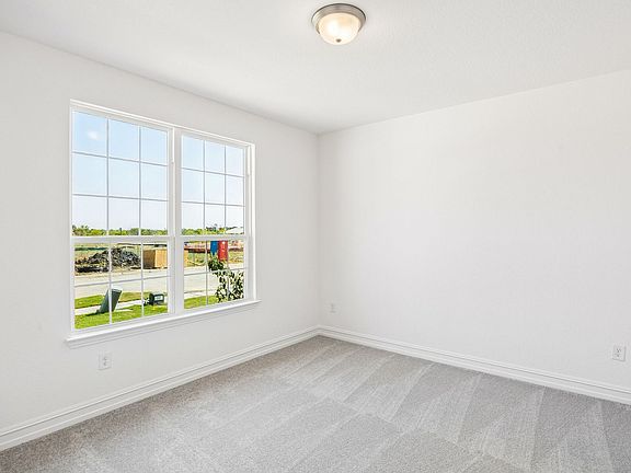3rd image of 1424 Holmes St