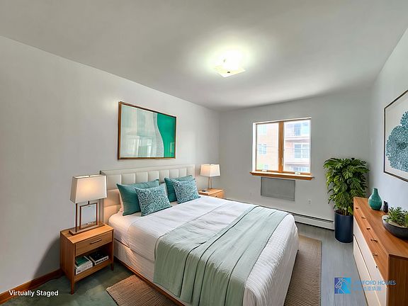 4th image of 213 Bay 7 St #2