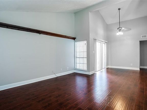 3rd image of 6016 Bogard Dr