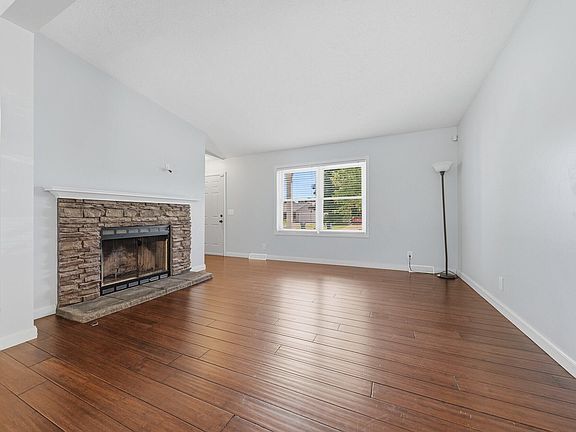 4th image of 1114 Meadowsweet Ln