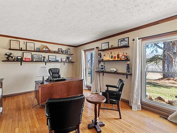 4th image of 972 J T King Rd