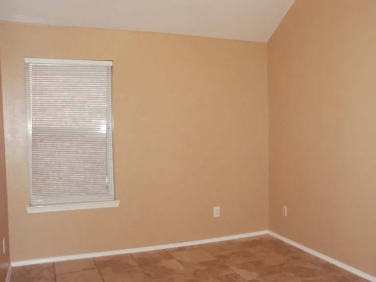 6912 Longhorn Trl — Photo 8